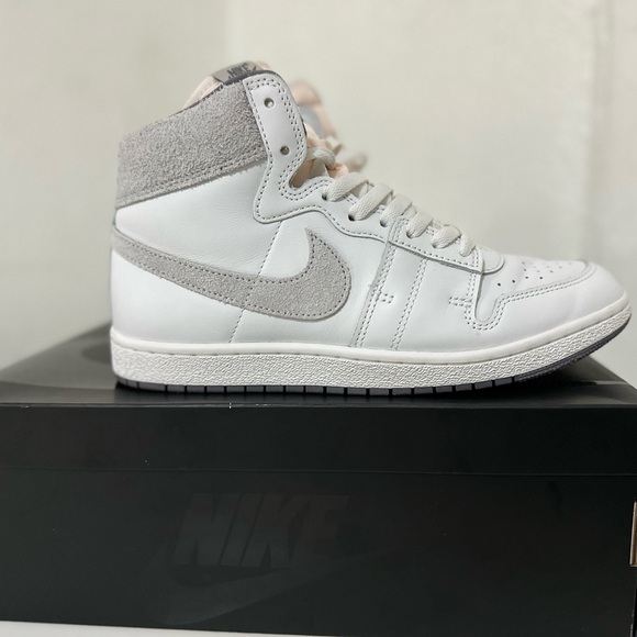 Nike Jordan Air Ship PE SP
Tech Grey - Picture 4 of 8